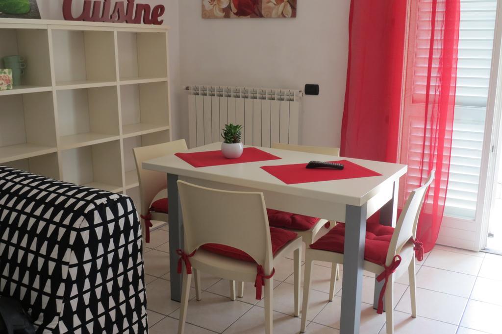 Palazzina Mary Apartment Лука Екстериор снимка