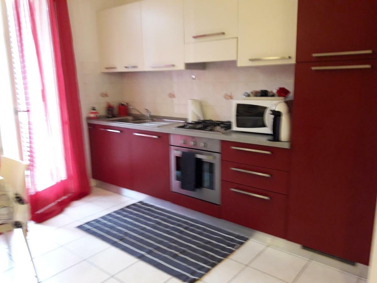 Palazzina Mary Apartment Лука Екстериор снимка