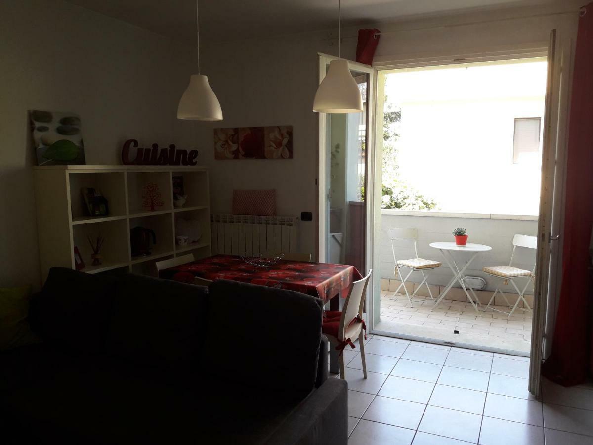Palazzina Mary Apartment Лука Екстериор снимка
